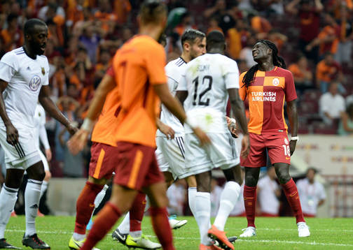 Galatasarays Bafetimbi Gomis deppar