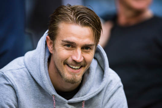 s Rasmus Lindkvist före fotbollsmatchen i kvalet till