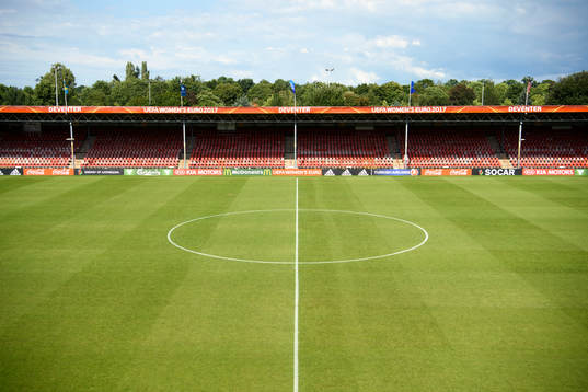 Vy över arenan De Adelaarshorst