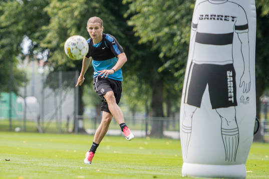 Malmö FFs Pawel Cibicki tränar frisparkar