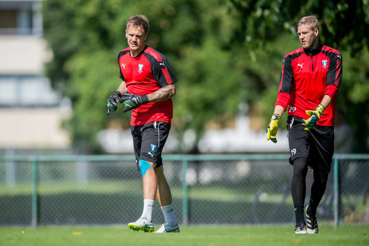 Malmö FFs Johan Dahlin och målvakt Fredrik Andersson