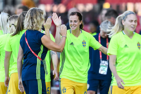 Sveriges Lotta Schelin före matchen mellan Sverige och