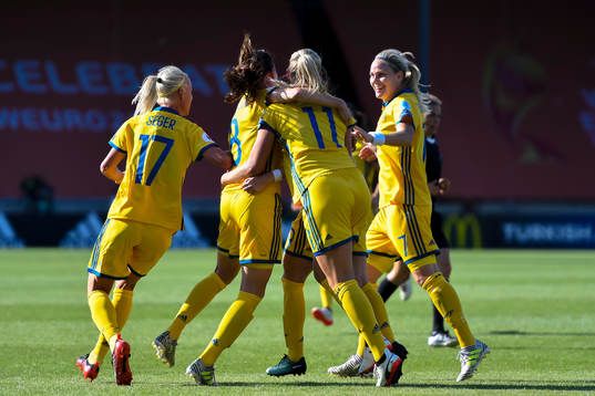 Sveriges spelare jublar