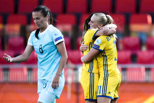 Rysslands Jekaterina Sotjneva deppar samtidigt som Sveriges
