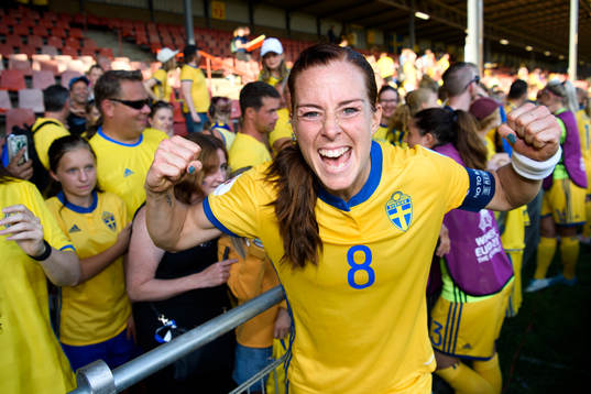 Lotta Schelin jublar
