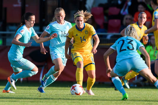 Sveriges Hanna Folkesson i matchen mellan Sverige och