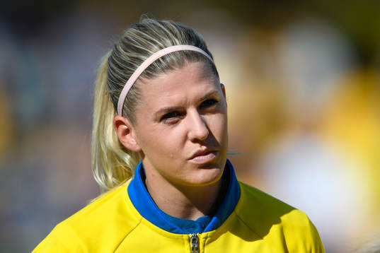 Sveriges Olivia Schough vid linup innan matchen mellan