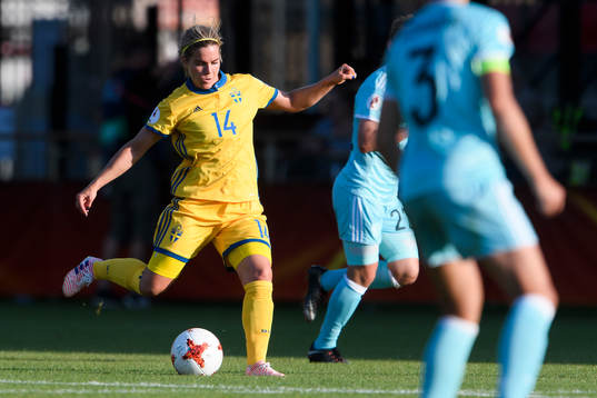 Sveriges Hanna Folkesson i matchen mellan Sverige och