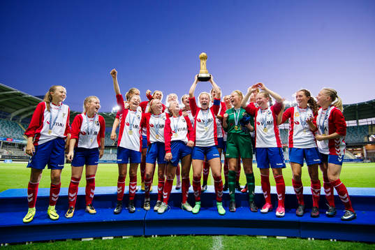 Bläddra bland fler bilder av Fotboll, Gothia Cup, Finaler, Dag 1