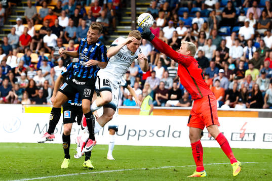 Sirius Elias Andersson i en kamp mot Häckens David