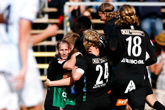 Varbergs spelare jublar