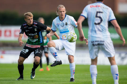 Varbergs Jakob Olsson mot Gefles Jesper Florén