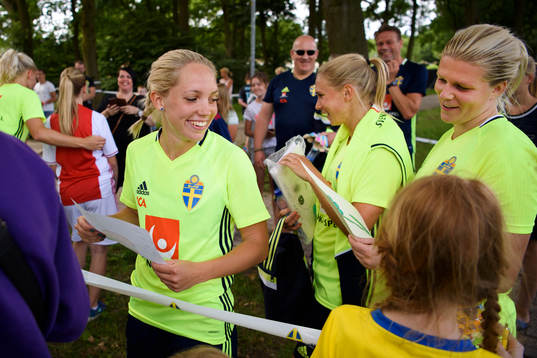 Elin Rubensson, Jonna Andersson och målvakt Emelie