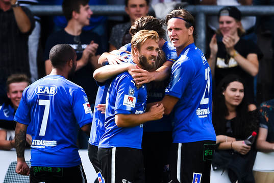 Halmstads spelare jublar
