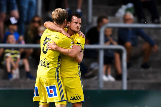 Sundsvalls Eric Björkander och Eric Larsson jublar