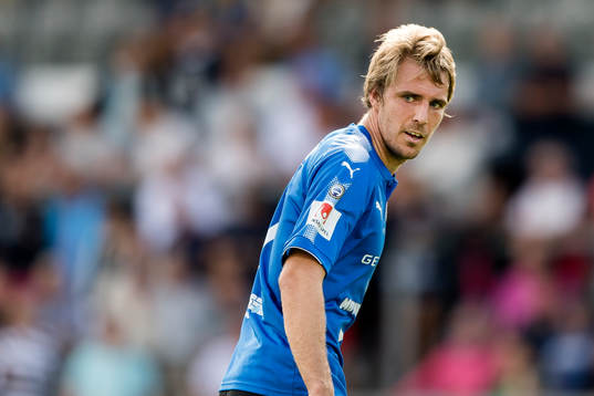 Halmstads Johan Oremo reagerar på ett domslut