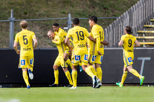 Sundsvalls Marcus Danielson jublar