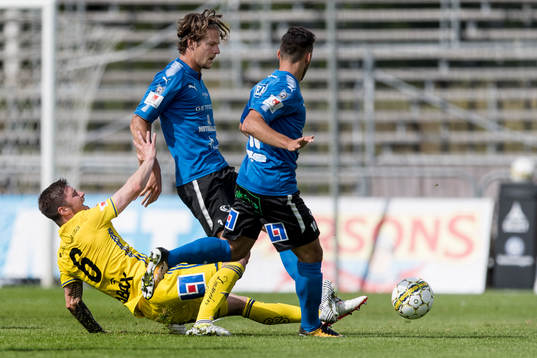 Sundsvalls Kristinn Freyr Sigurdsson ikapp med Halmstads