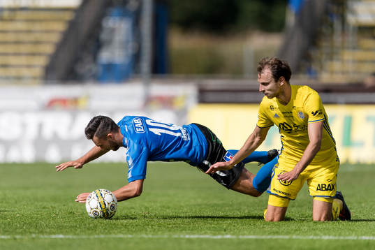 Halmstads Sead Haksabanovic och Sundsvalls Lars Krogh Gerson