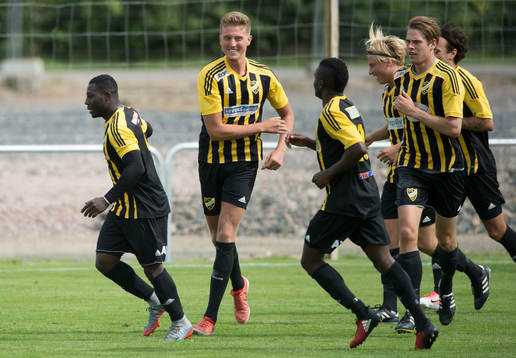 IFK Hässleholms jubel i matchen i division 2 mellan IFK