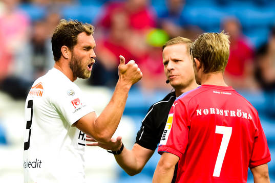 Örgrytes Johan Elmander och Helsingborgs Viktor Ljung