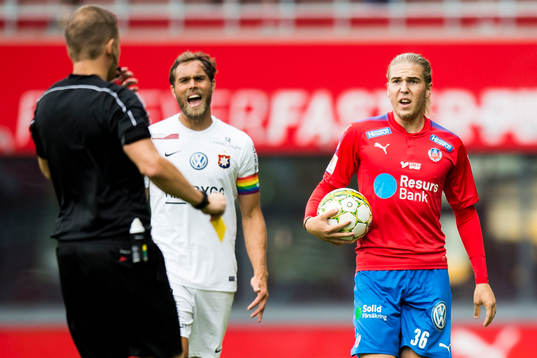 Örgrytes Johan Elmander och Helsingborgs Charlie Weberg