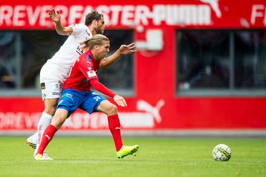 Örgrytes Johan Elmander och Helsingborgs Charlie Weberg