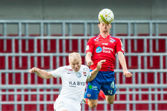 Örgrytes Daniel Paulson i nickduell med Helsingborgs