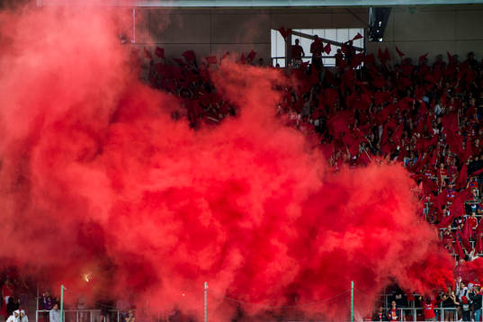 Röd rök från Helsingborgs klack