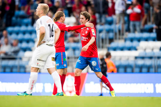 Örgrytes Petter Björlund deppar samtidigt som