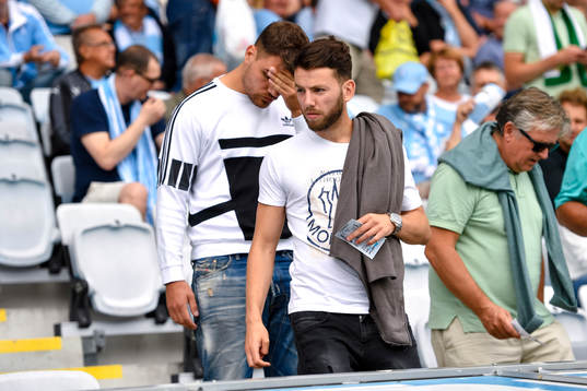 Malmö FFs Erdal Rakip på läktaren före fotbollsmatchen
