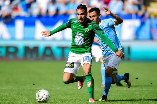 Jönköpings Dzenis Kozica och Malmö FFs Yoshimar Yotún
