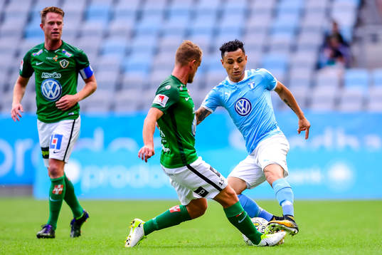 Jönköpings Stian Aasmundsen och Malmö FFs Yoshimar Yotún