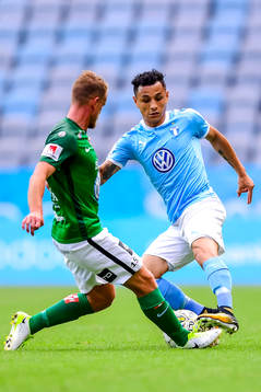 Jönköpings Stian Aasmundsen och Malmö FFs Yoshimar Yotún