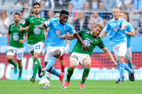 Malmö FFs Kingsley Sarfo och Jönköpings André Calisir