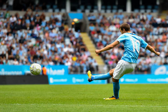 Malmö FFs Magnus Wolff Eikrem gör  2-0
