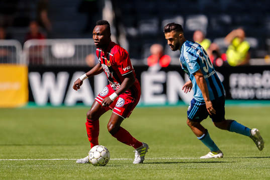 Östersunds Samuel Mensiro och Djurgårdens Othman El Kabir