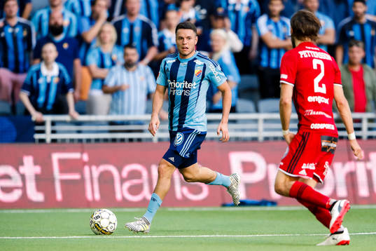 Djurgårdens Kerim Mrabti och Östersunds Tom Pettersson