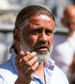 Djurgårdens tränare Özcan Melkemichel innan