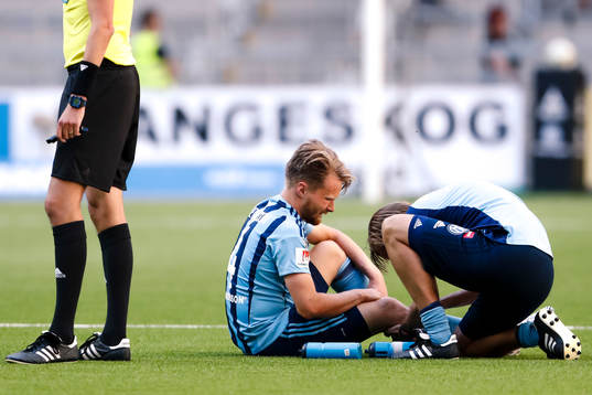 Djurgårdens Jacob Une Larsson lämnar planen