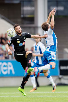 Örebros Brendan Hines-Ike och IFK Göteborgs Tobias Hysen