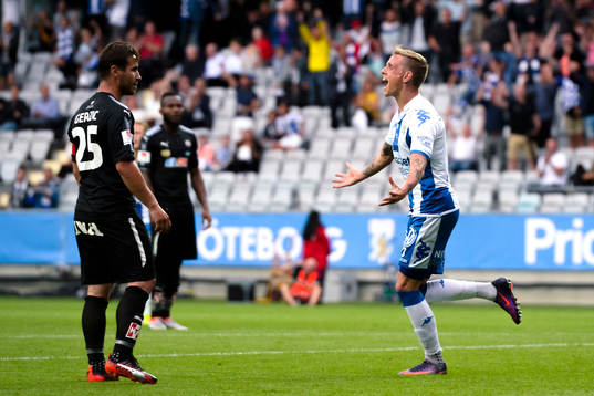 IIFK Göteborgs Sören Rieks jublar