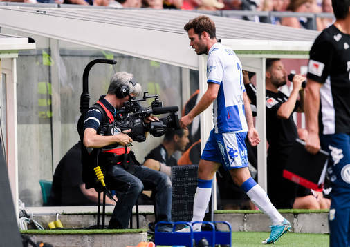 IFK Göteborgs Emil Salomonsson lämnar planen
