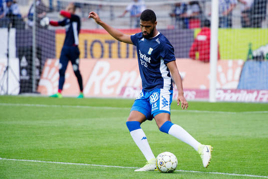 IFK Göteborgs Kristopher Da Graca värmer upp