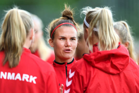 Katrine Veje på en träning med det danska landslaget