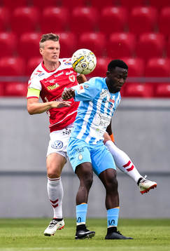 Kalmars Viktor Elm och AFC Eskilstunas Chidi Omeje