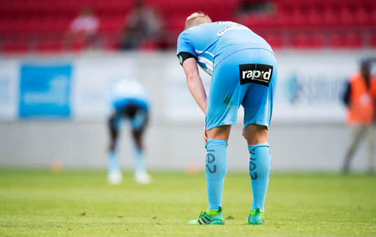 AFC Eskilstunas Ludvig Öhman och Chidi Omeje deppar