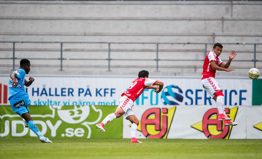 AFC Eskilstunas Chidi Omeje samt Kalmars Romário Pereira