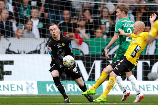 Hammarbys målvakt Ögmundur Kristinsson och Birkir Már