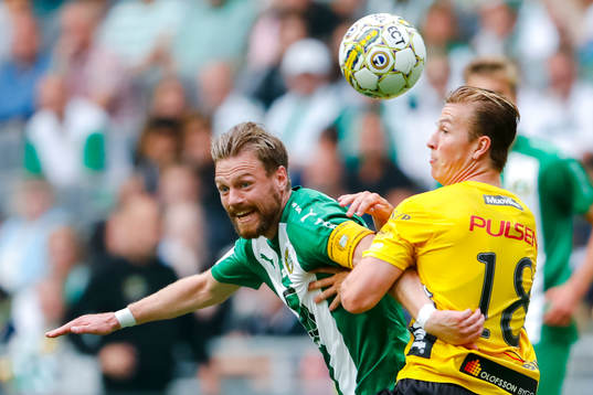 Hammarbys Arnór Smárason och Elfsborgs Simon Olsson